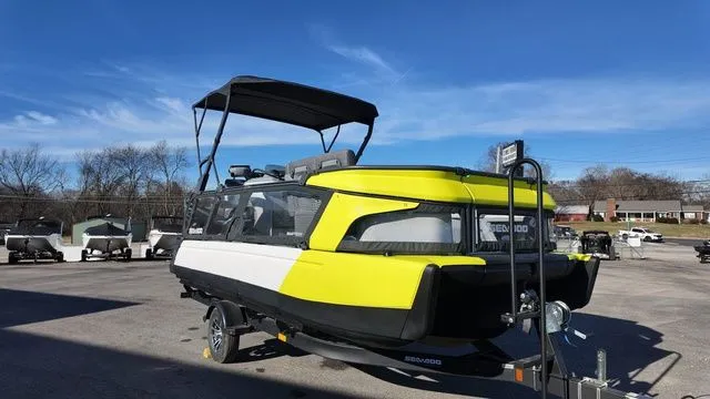 Slide: The Image of Sea-Doo Switch Cruise 21 2023 - 3