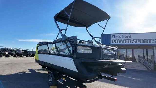 Slide: The Image of Sea-Doo Switch Cruise 21 2023 - 6