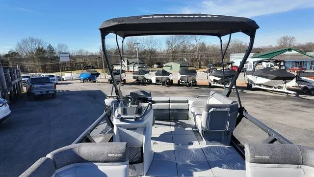 Slide: The Image of Sea-Doo Switch Cruise 21 2023 - 7