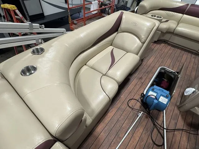 Slide: The Image of Manitou Oasis 23 VP 2013 - 12