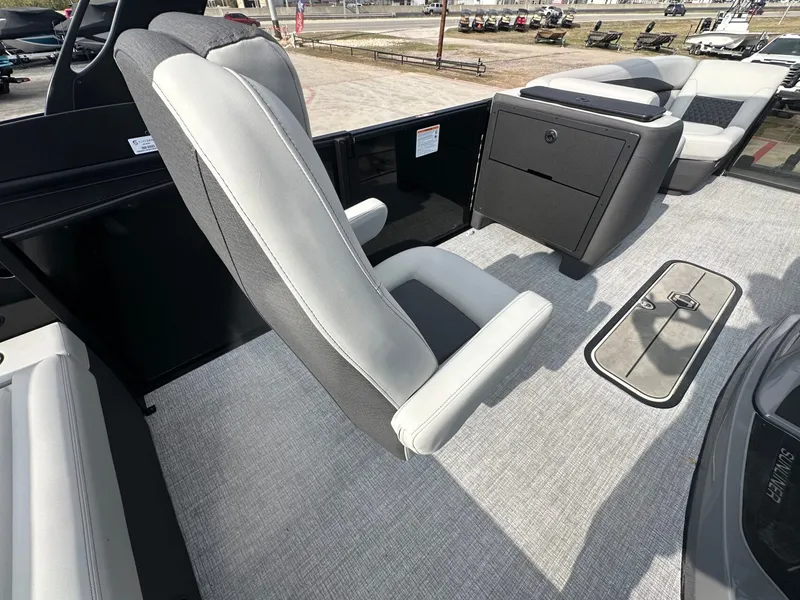 Slide: The Image of Harris Sunliner 230 2026 - 18