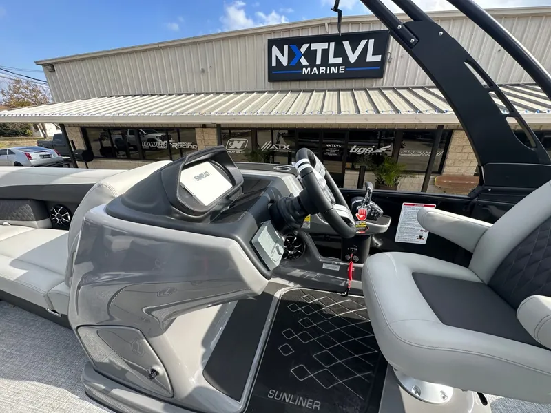 Slide: The Image of Harris Sunliner 230 2026 - 23