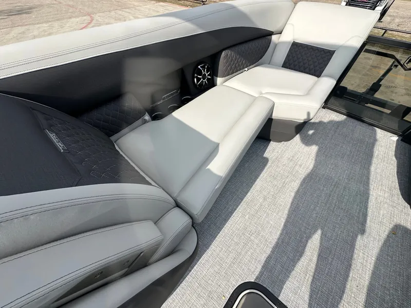 Slide: The Image of Harris Sunliner 230 2026 - 26