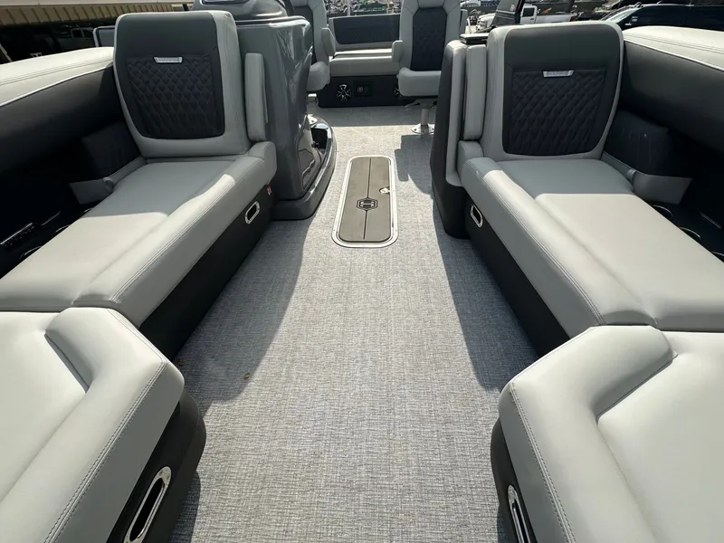 Slide: The Image of Harris Sunliner 230 2026 - 30