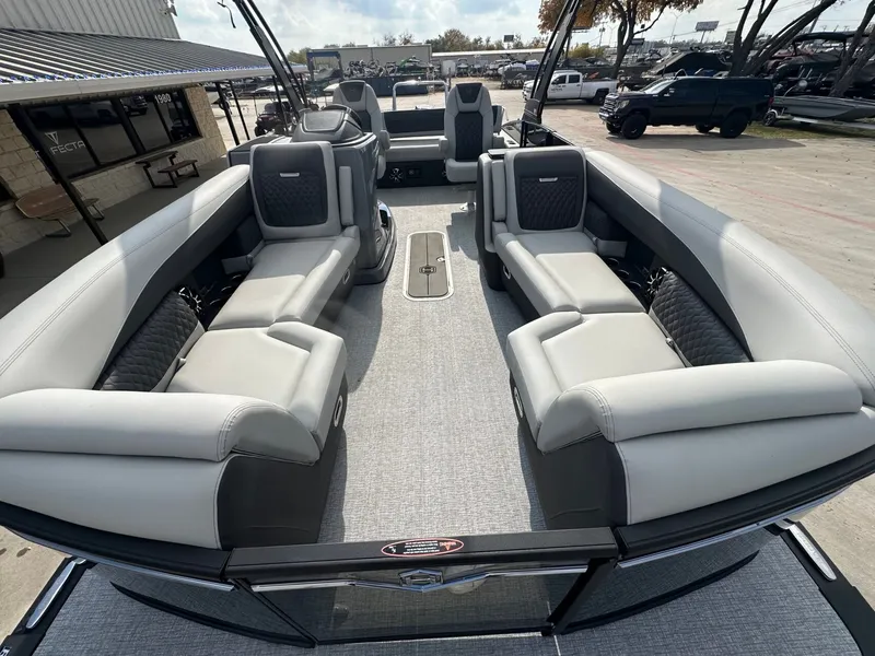 Slide: The Image of Harris Sunliner 230 2026 - 32