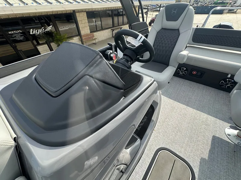 Slide: The Image of Harris Sunliner 230 2026 - 34