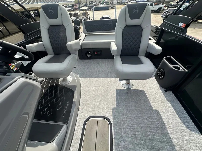 Slide: The Image of Harris Sunliner 230 2026 - 35