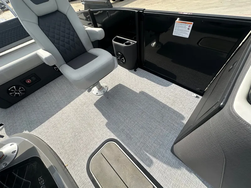 Slide: The Image of Harris Sunliner 230 2026 - 36