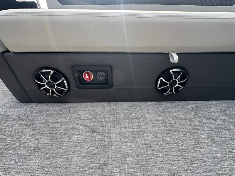 Slide: The Image of Harris Sunliner 230 2026 - 39