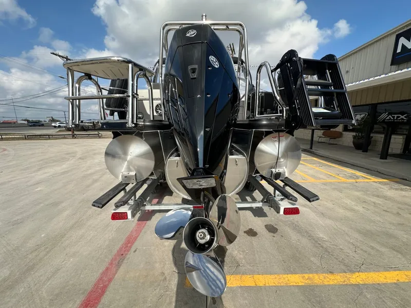 Slide: The Image of Harris Sunliner 230 2026 - 4