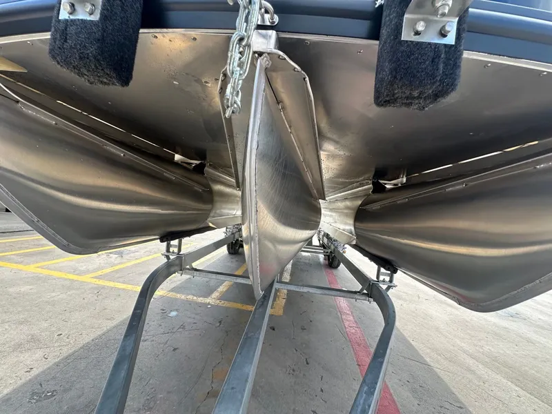 Slide: The Image of Harris Sunliner 230 2026 - 42