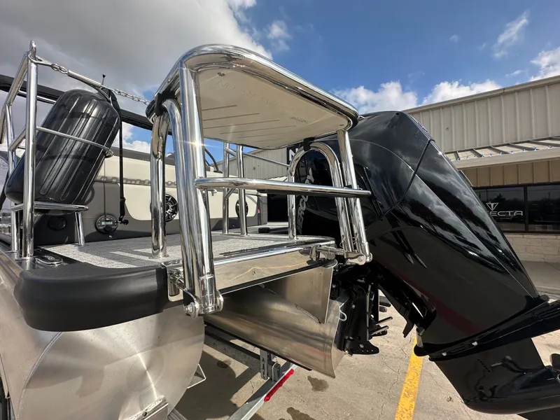 Slide: The Image of Harris Sunliner 230 2026 - 44