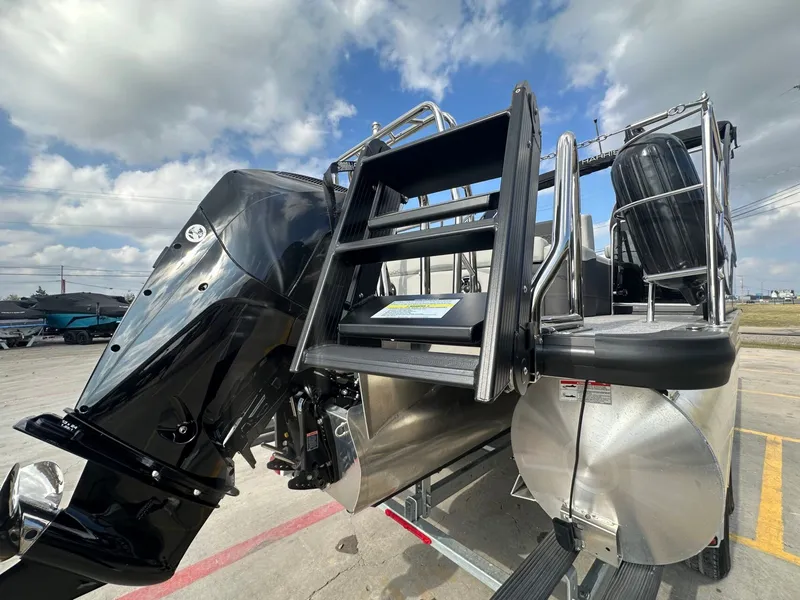 Slide: The Image of Harris Sunliner 230 2026 - 46