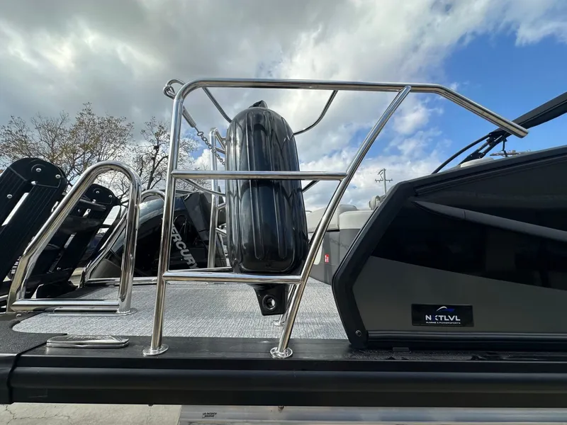 Slide: The Image of Harris Sunliner 230 2026 - 48