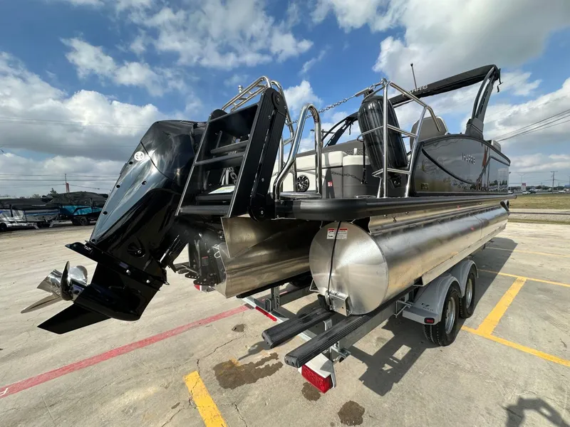 Slide: The Image of Harris Sunliner 230 2026 - 5