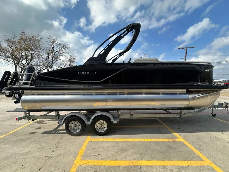 Slide: The Image of Harris Sunliner 230 2026 - 6