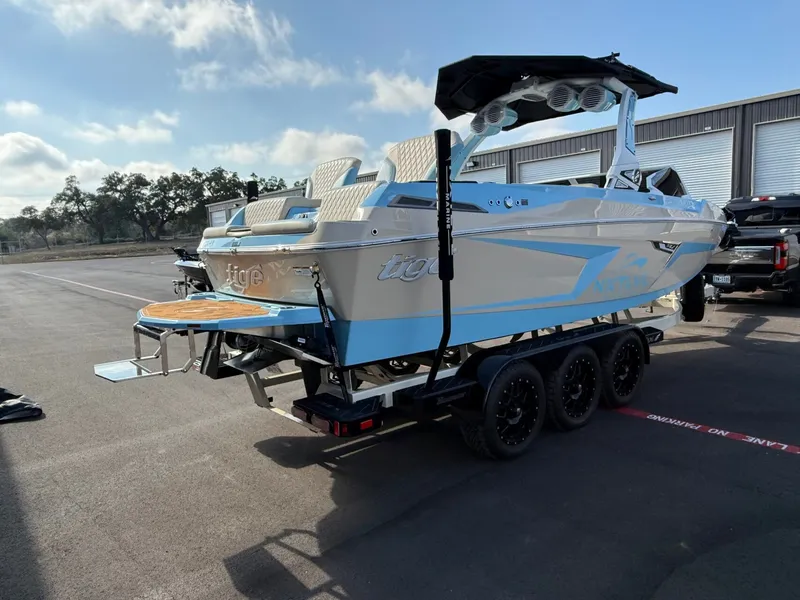 Slide: The Image of Tigé 24RZX 2025 - 4