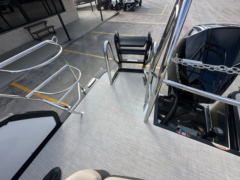 Slide: The Image of Harris Sunliner 230 2026 - 10