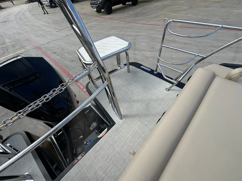 Slide: The Image of Harris Sunliner 230 2026 - 12