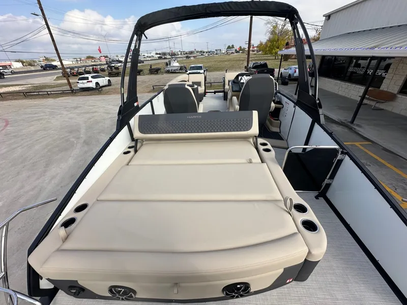 Slide: The Image of Harris Sunliner 230 2026 - 13