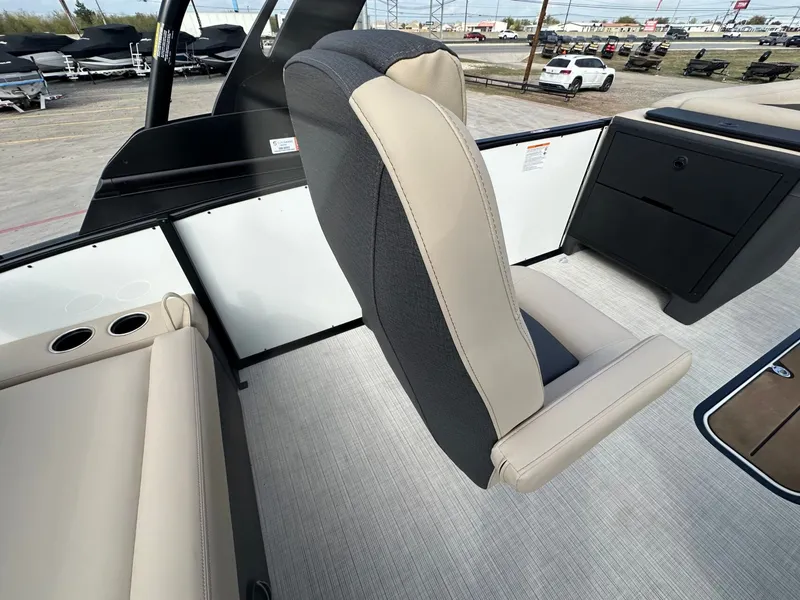 Slide: The Image of Harris Sunliner 230 2026 - 19