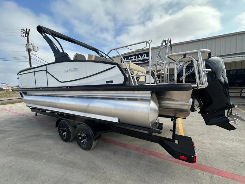 Slide: The Image of Harris Sunliner 230 2026 - 3