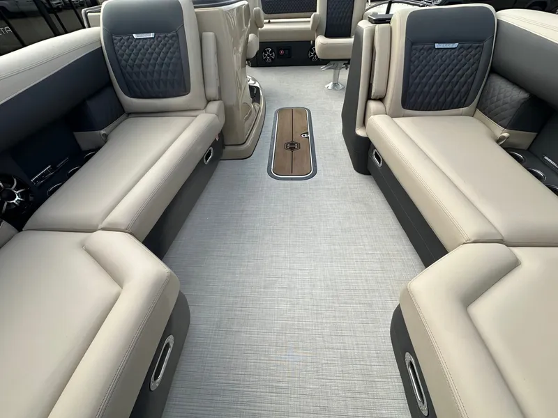 Slide: The Image of Harris Sunliner 230 2026 - 30