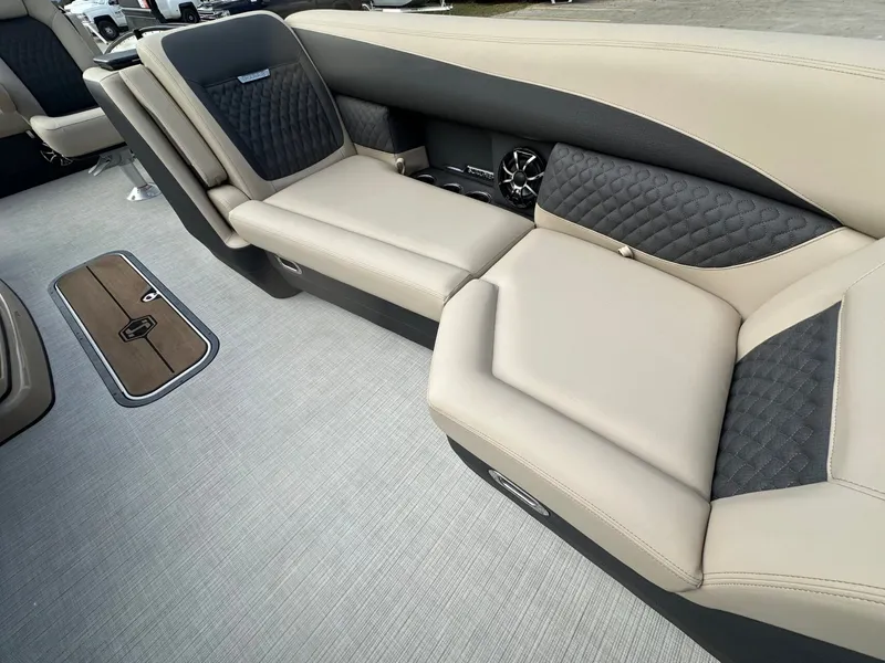 Slide: The Image of Harris Sunliner 230 2026 - 31