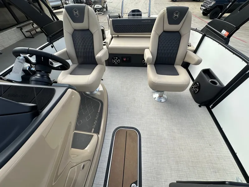 Slide: The Image of Harris Sunliner 230 2026 - 33