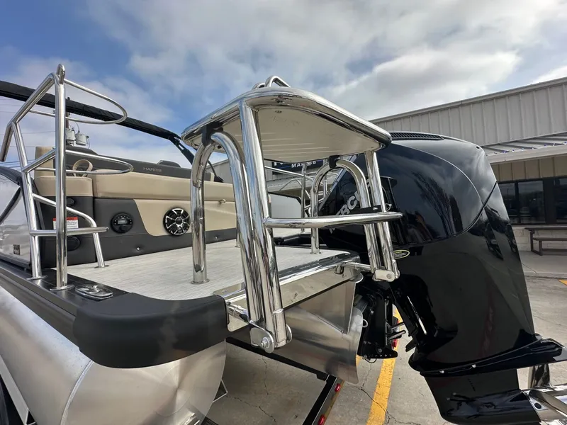 Slide: The Image of Harris Sunliner 230 2026 - 40