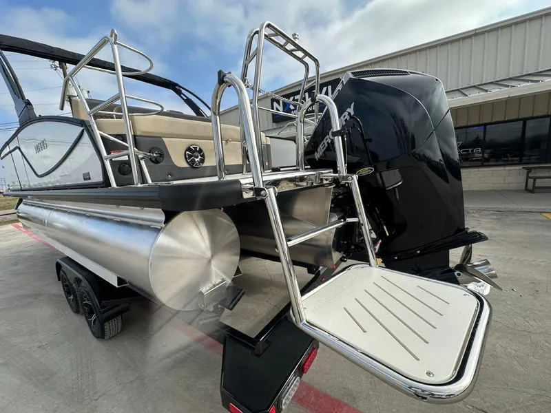 Slide: The Image of Harris Sunliner 230 2026 - 41