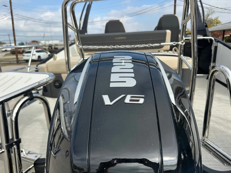 Slide: The Image of Harris Sunliner 230 2026 - 42