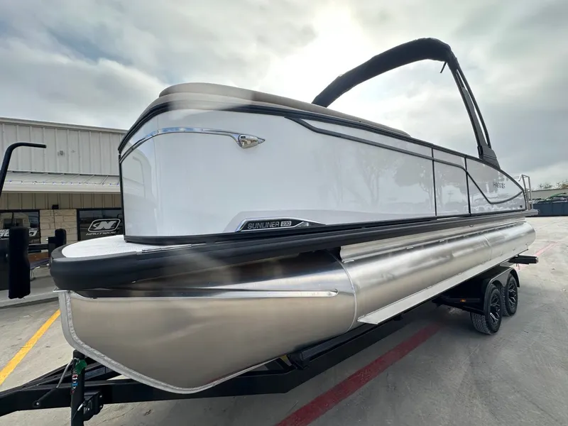 Slide: The Image of Harris Sunliner 230 2026 - 9