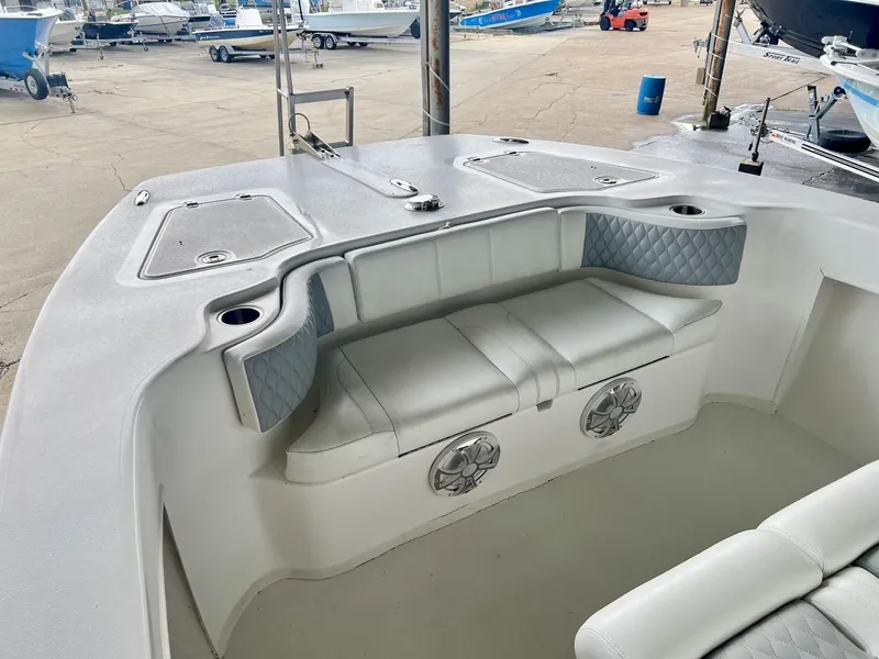 Slide: The Image of Twin Vee 260 SE 2020 - 11