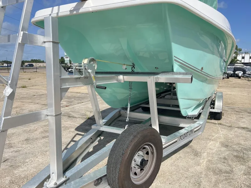 Slide: The Image of Twin Vee 260 SE 2020 - 5