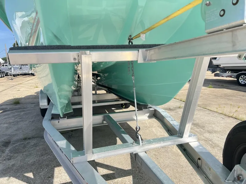 Slide: The Image of Twin Vee 260 SE 2020 - 6