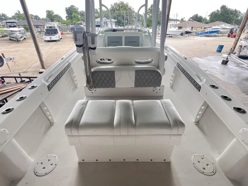 Slide: The Image of Twin Vee 260 SE 2020 - 9