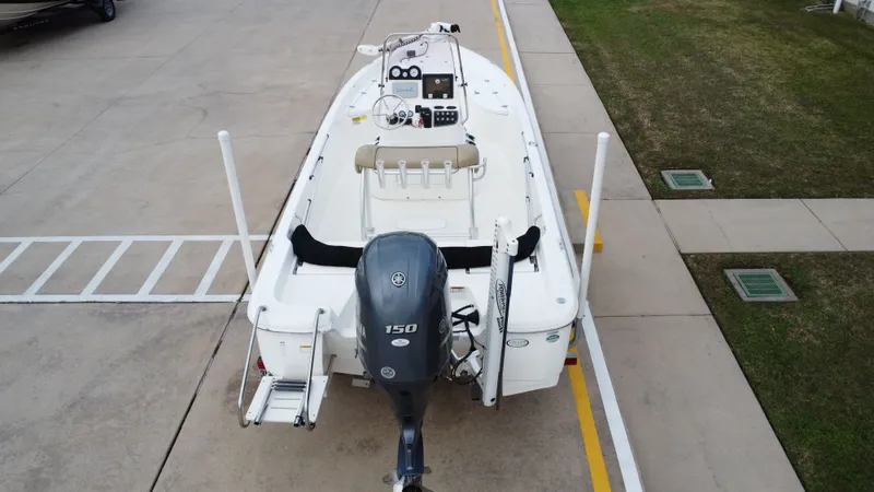 Slide: The Image of NauticStar 2140 Shallow Bay 2019 - 14