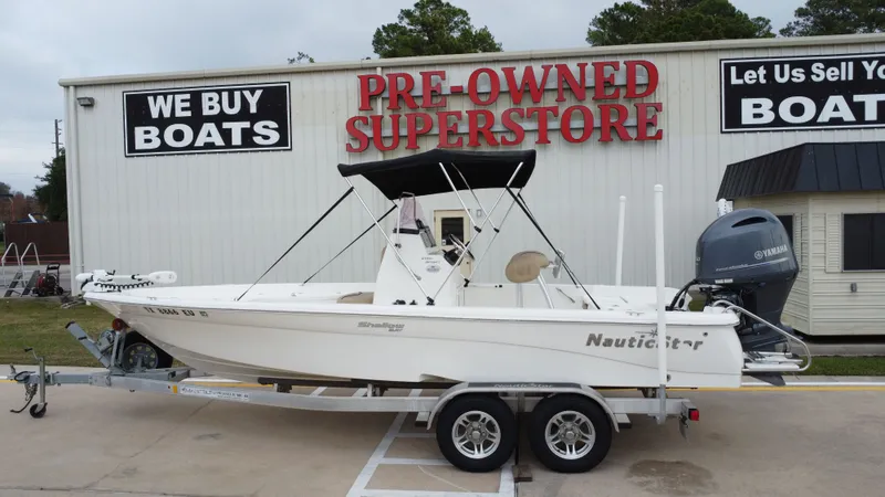 Slide: The Image of NauticStar 2140 Shallow Bay 2019 - 33