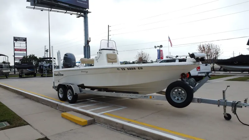 Slide: The Image of NauticStar 2140 Shallow Bay 2019 - 8