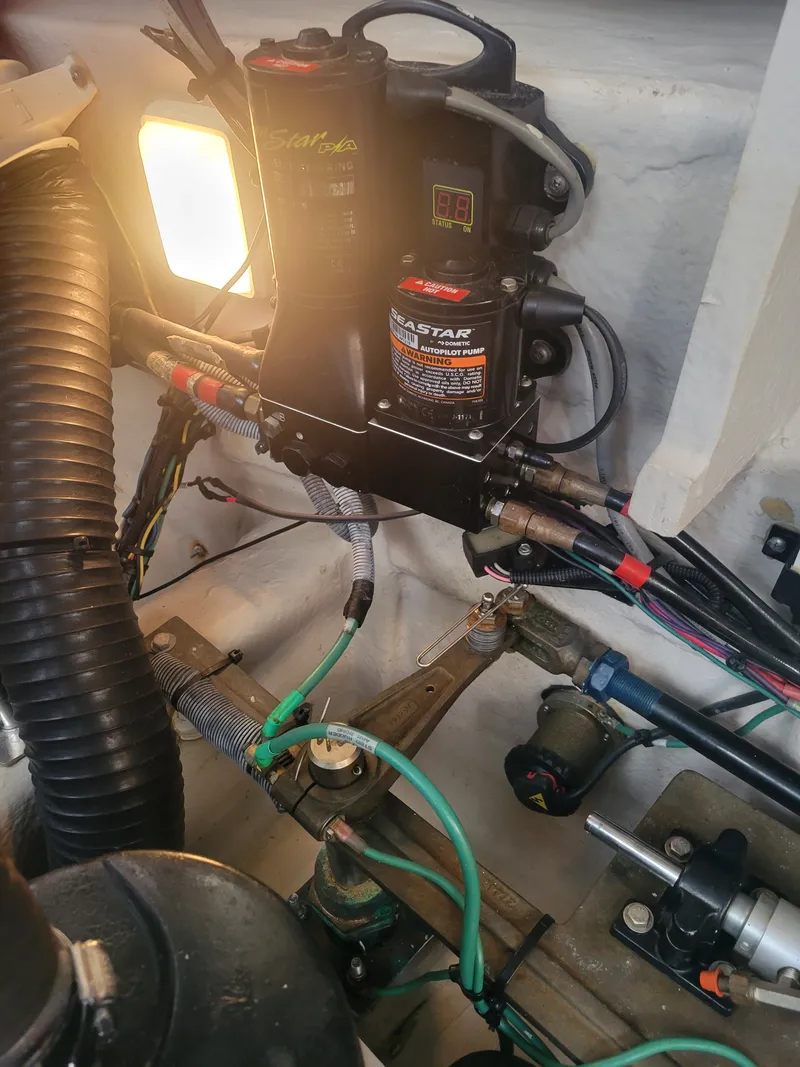 Slide: The Image of Sea Ray Sundancer 2008 - 109