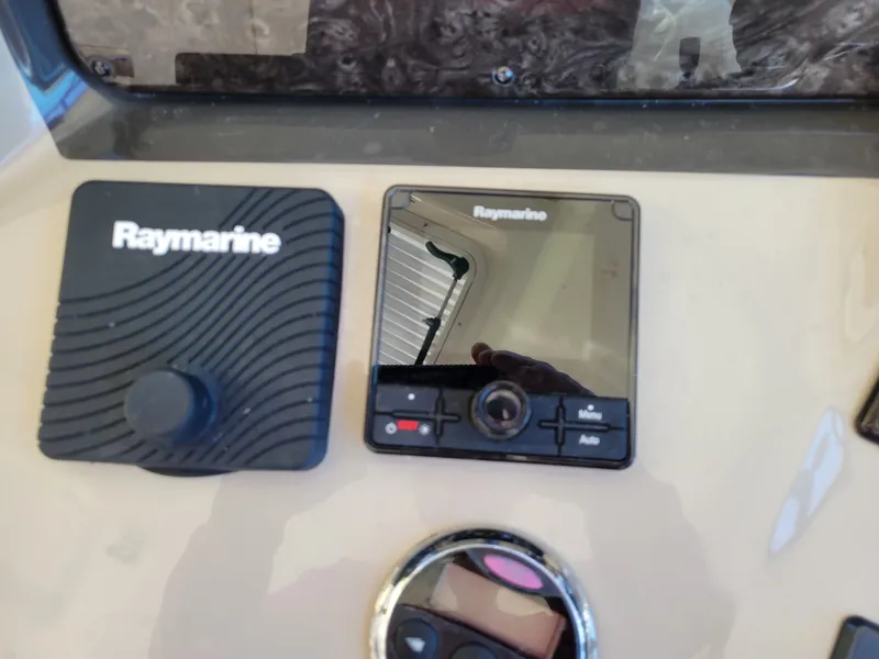 Slide: The Image of Sea Ray Sundancer 2008 - 30