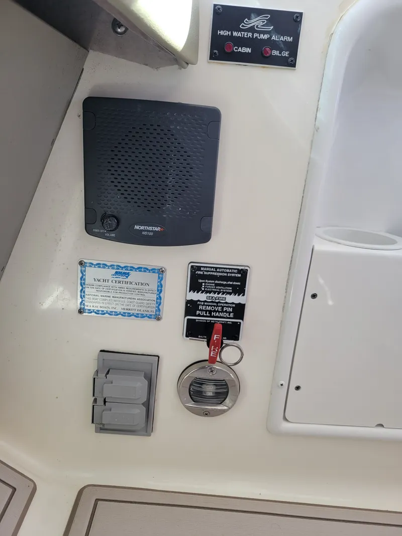 Slide: The Image of Sea Ray Sundancer 2008 - 36