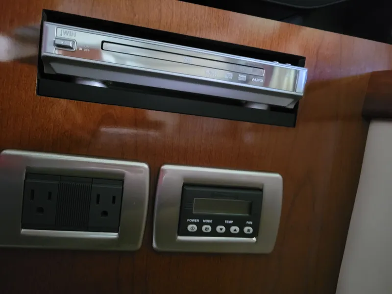 Slide: The Image of Sea Ray Sundancer 2008 - 73