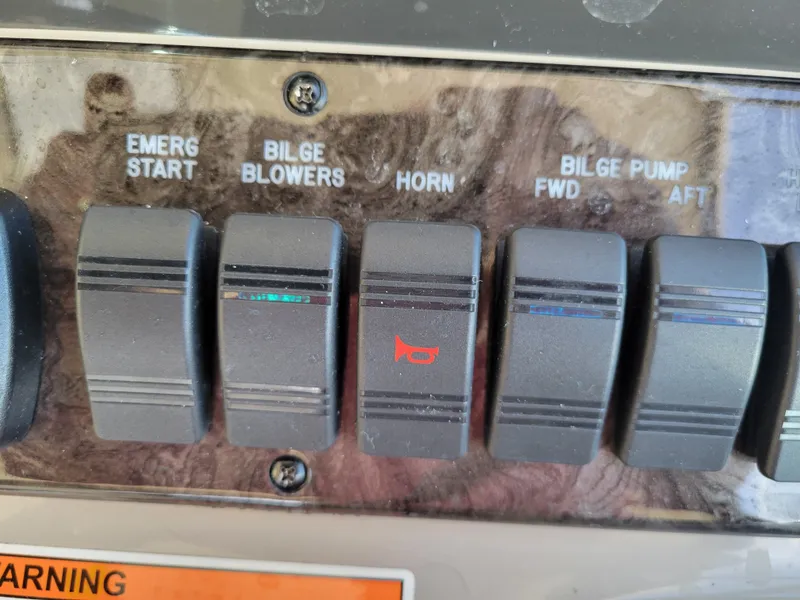 Slide: The Image of Sea Ray Sundancer 2008 - 91