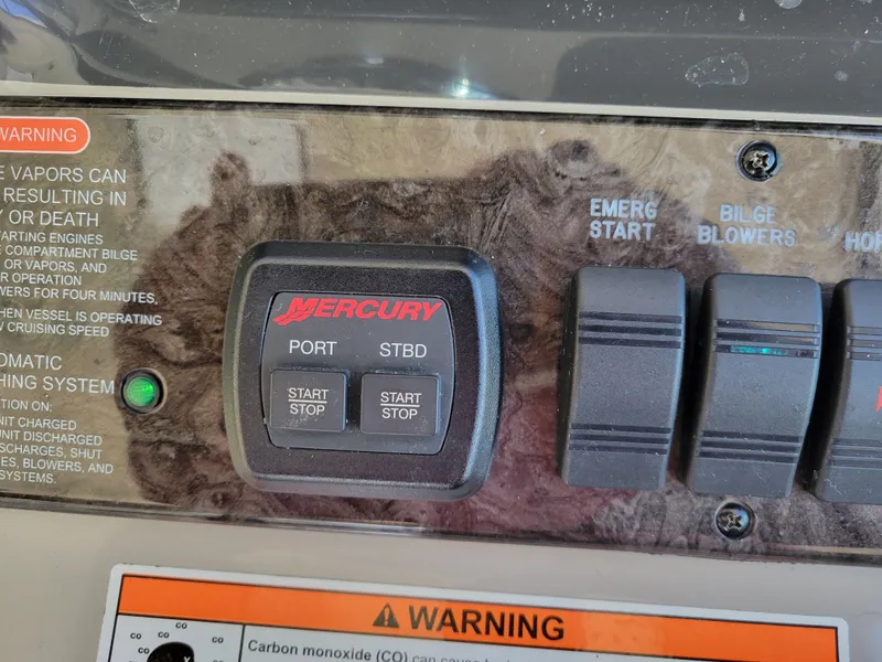 Slide: The Image of Sea Ray Sundancer 2008 - 92