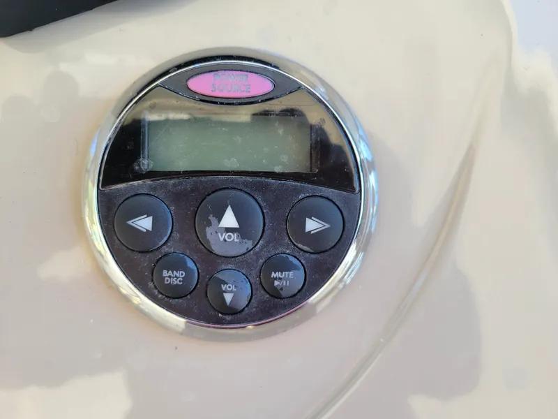 Slide: The Image of Sea Ray Sundancer 2008 - 93