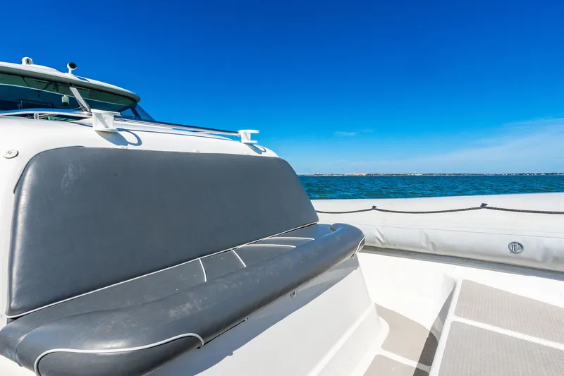 Slide: The Image of Protector 410 Targa 2008 on open sea under clear sky. - 39