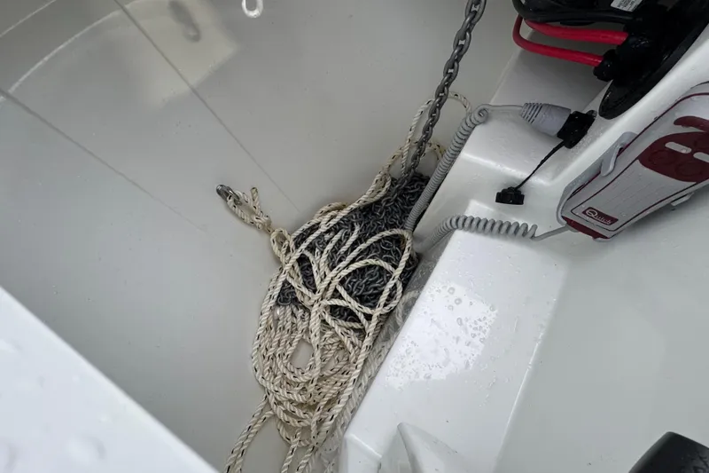 Slide: The Image of Anchor chain and rope in Jeanneau NC 895 Sport Series 2, 2025 model boat. - 56
