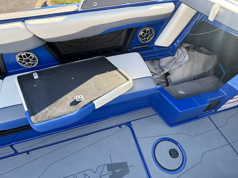 Slide: The Image of Axis T250 2023 - 14